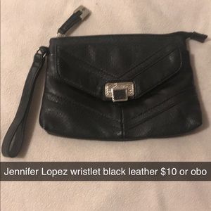 Small wristlet